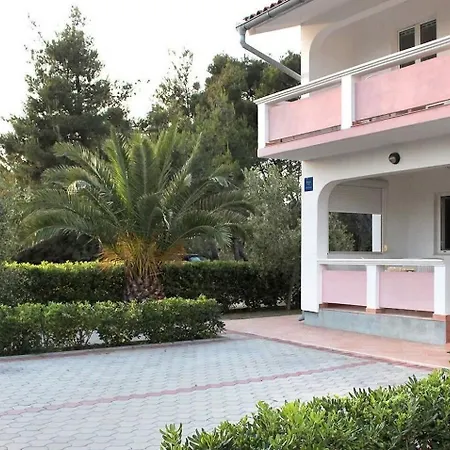 Vink Apartment *